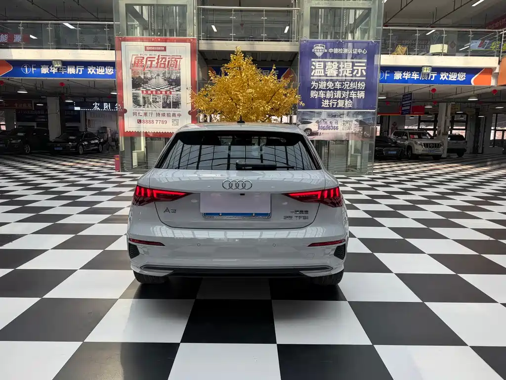 Audi A3 2021 Sportback 35 TFSI Luxurious and Elegant Model купить на сайте DeffCars