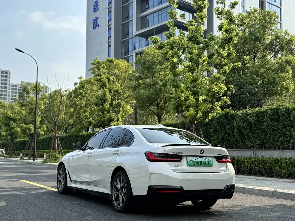 BMW i3 2022 eDrive 35 L купить на сайте DeffCars