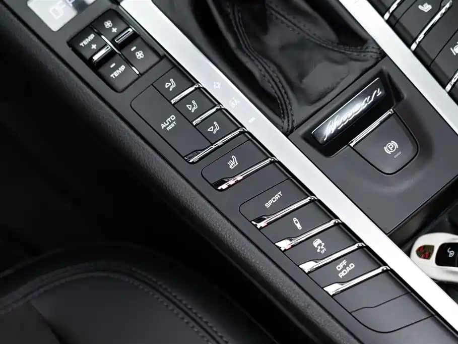 Macan 2020 Macan 2.0T купить на сайте DeffCars