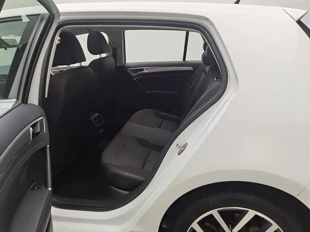 Golf 2020 Beloved Edition 280TSI DSG Comfort Type купить на сайте DeffCars