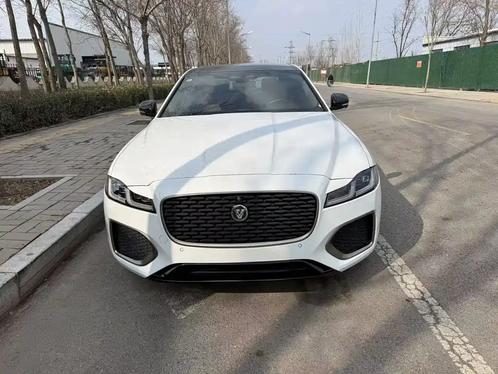 Jaguar XFL 2022 XFL 2.0T P300 four-wheel drive flagship sports version купить на сайте DeffCars