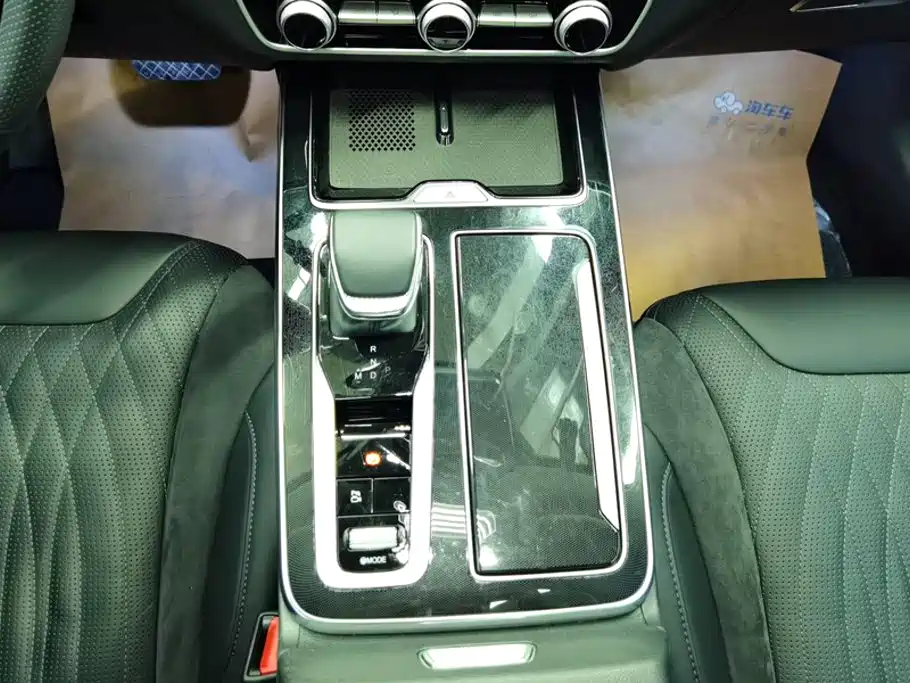Hongqi HS5 2023 2.0T Qixiang Pro version купить на сайте DeffCars