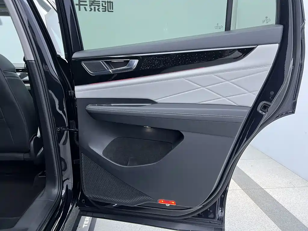 Touron 2024 380TSI four-wheel drive Dragon Edition купить на сайте DeffCars