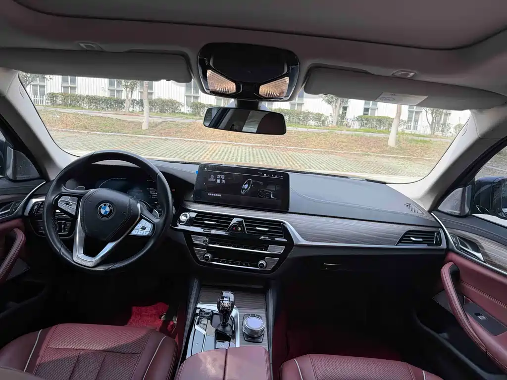 BMW 5 Series 2022 530Li Leading Luxury Package купить на сайте DeffCars