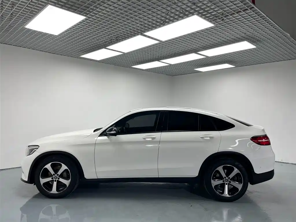 Mercedes-Benz GLC Coupe 2017 GLC 200 4MATIC Coupe SUV купить на сайте DeffCars
