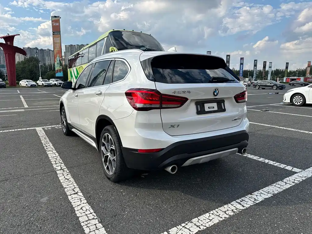 BMW X1 2022 sDrive20Li Exclusive Model купить на сайте DeffCars