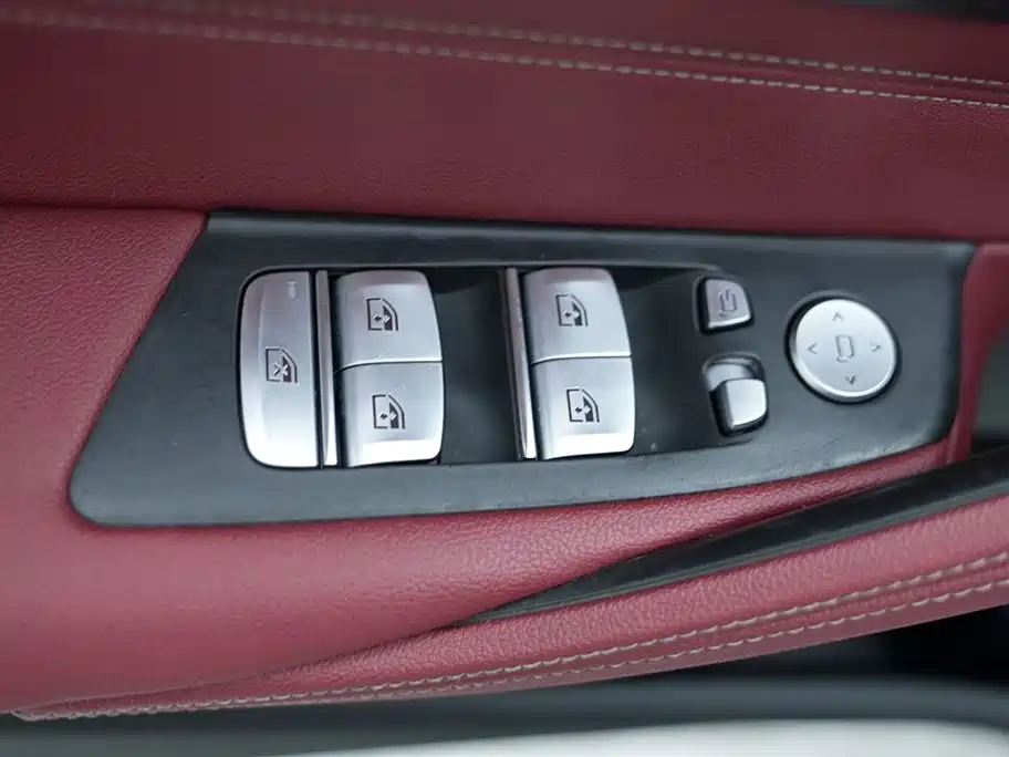 BMW 5 Series 2022 Facelift 2 530Li Exclusive M Sports Package купить на сайте DeffCars