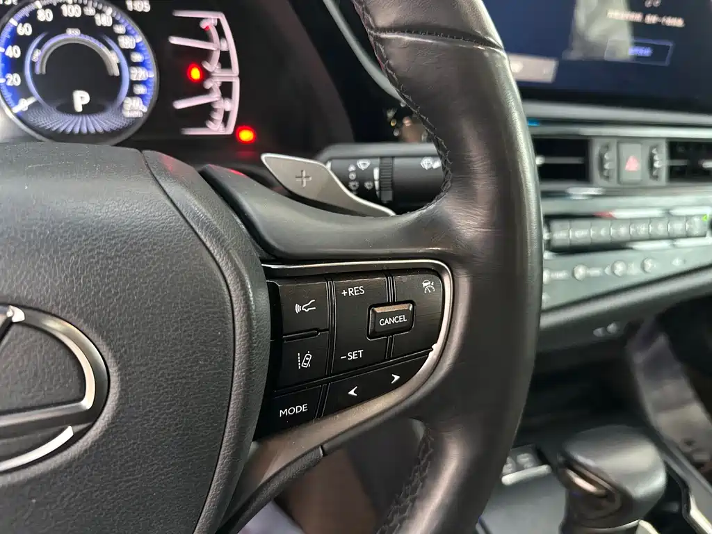 Lexus ES 2022 300h Excellence Edition купить на сайте DeffCars