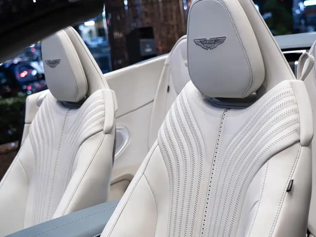Astonmartin DB11 2023 4.0T V8 Volante купить на сайте DeffCars