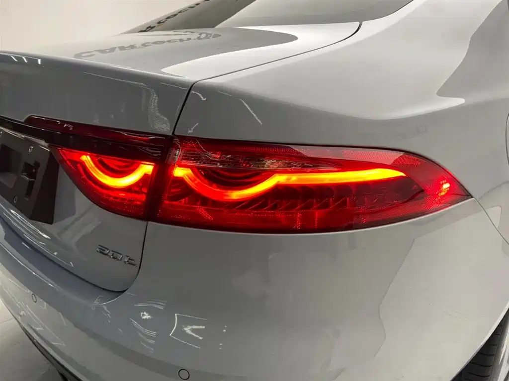 Jaguar XFL 2020 XFL 2.0T P200 two-wheel drive flagship version купить на сайте DeffCars