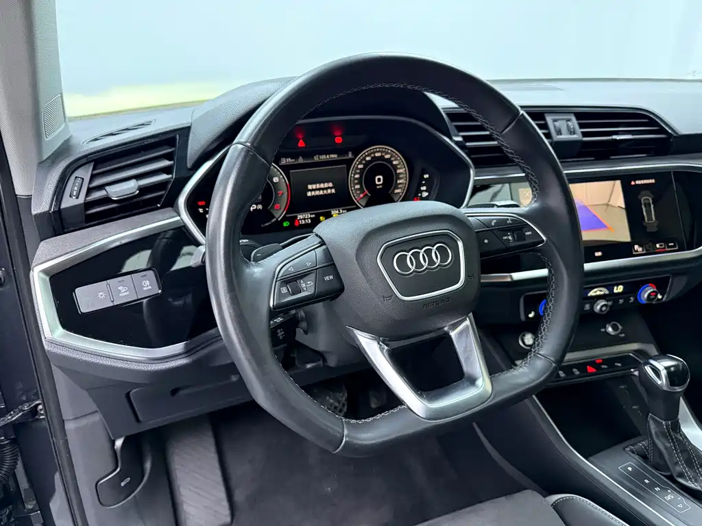 Audi Q3 2023 35 TFSI Fashionable and Dynamic (1.4T) купить на сайте DeffCars