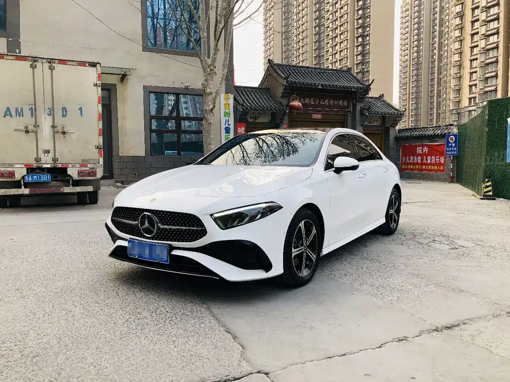 Mercedes-Benz A-Class 2024 A 200 L Fashion купить на сайте DeffCars