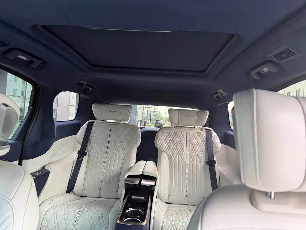Buick GL8 2020 Avenir Four Seater Exclusive Edition купить на сайте DeffCars