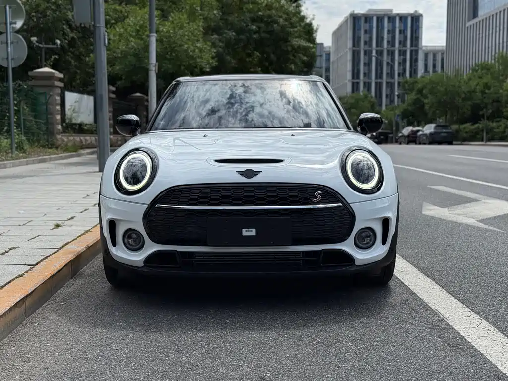 MINI CLUBMAN 2023 facelift 2.0T COOPER S Connoisseur купить на сайте DeffCars