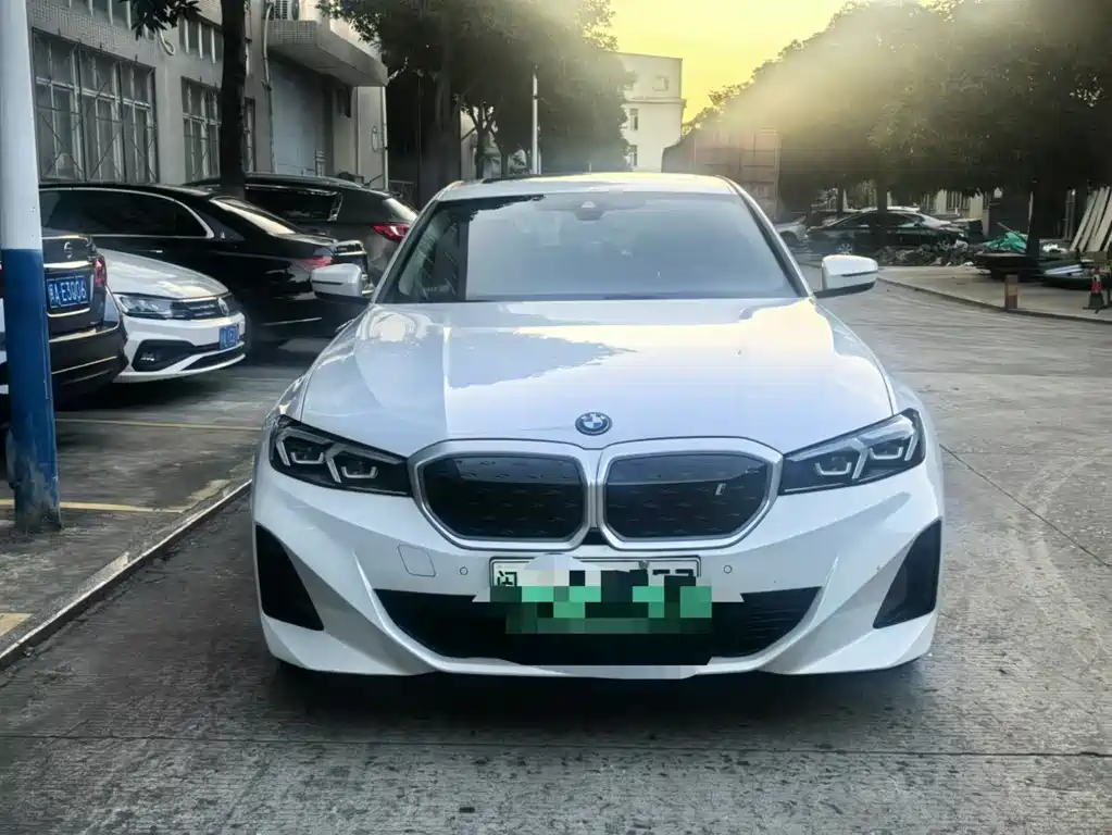 BMW i3 2022 eDrive 35 L купить на сайте DeffCars