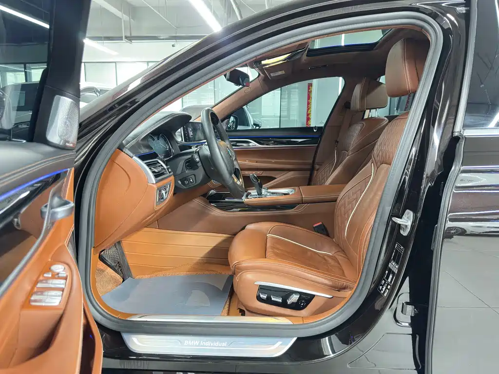 BMW 7 Series 2018 740Li xDrive Exclusive Excellence Package купить на сайте DeffCars