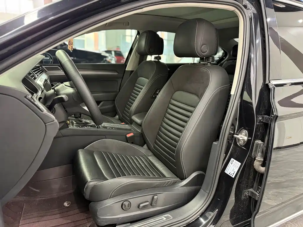 Magotan 2020 330TSI DSG leading model купить на сайте DeffCars
