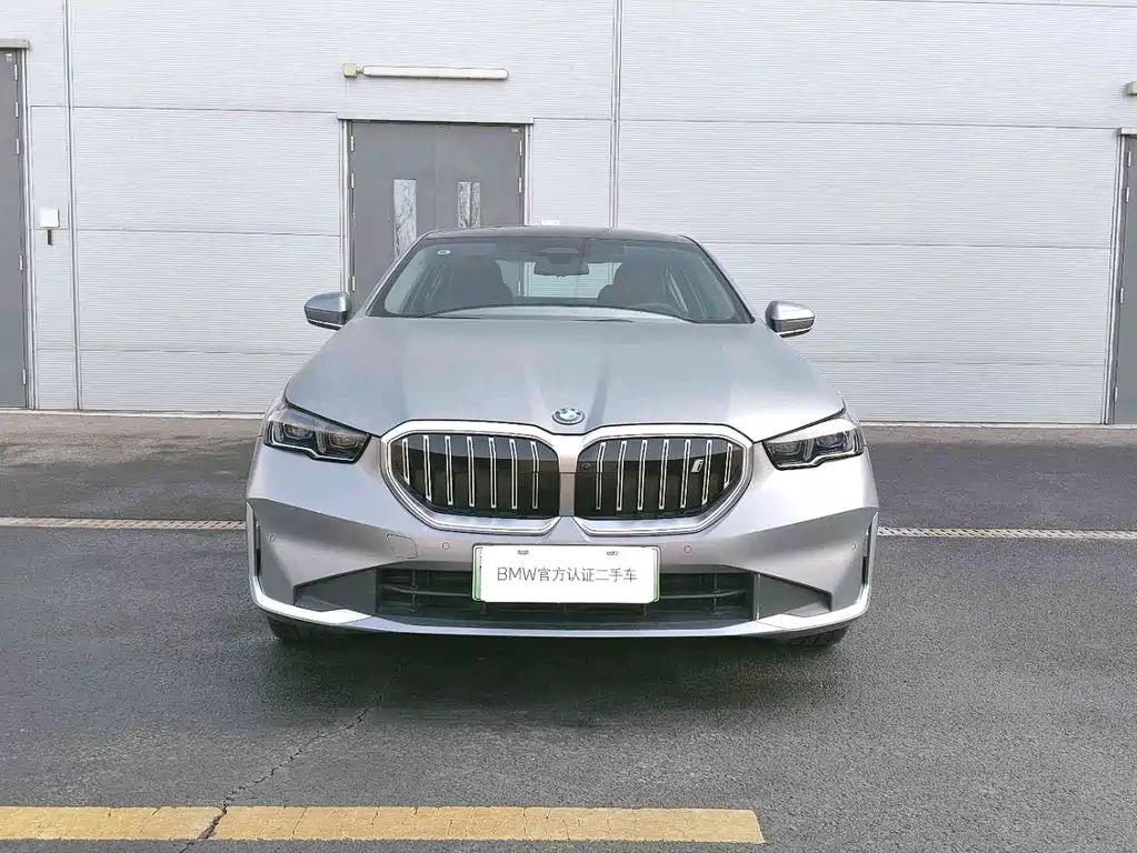 BMW i5 2025 xDrive 50L Luxury Package купить на сайте DeffCars