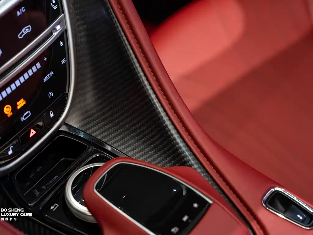 Aston Martin DB11 2019 4.0T V8 Volante купить на сайте DeffCars