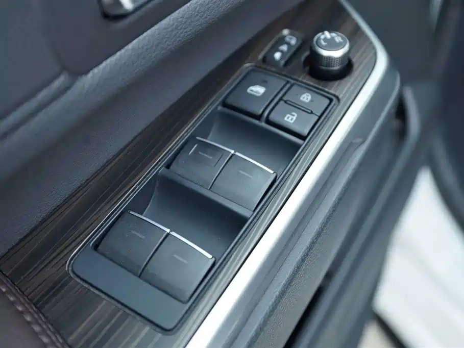 SIENNA 2021 2.5L Hybrid Platinum Edition купить на сайте DeffCars