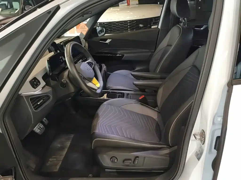 Volkswagen ID.3 2023 upgraded model pure smart version купить на сайте DeffCars