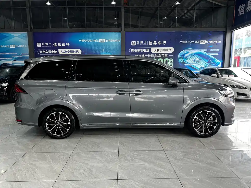 Roewe iMAX8 2022 400TGI flagship version купить на сайте DeffCars