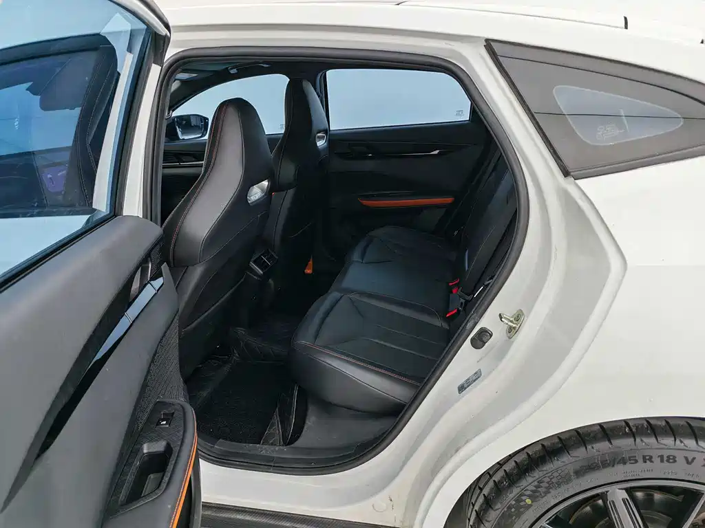 Changan UNI-V 2023 1.5T premium model купить на сайте DeffCars