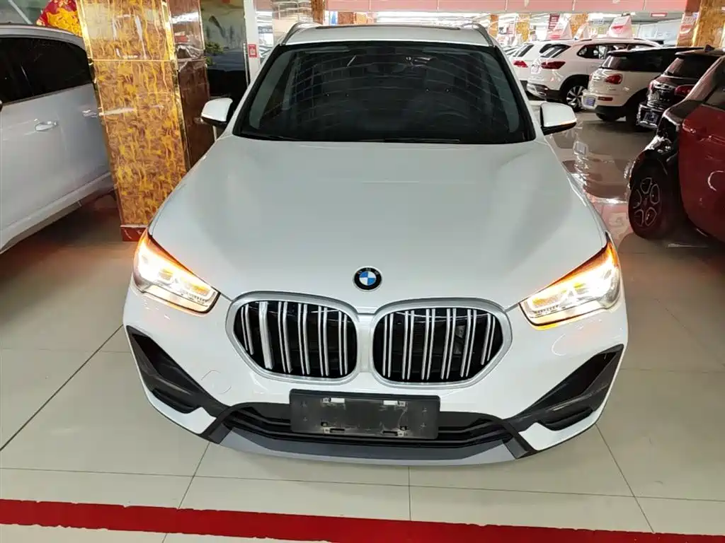 BMW X1 2020 sDrive25Li Leading Model купить на сайте DeffCars