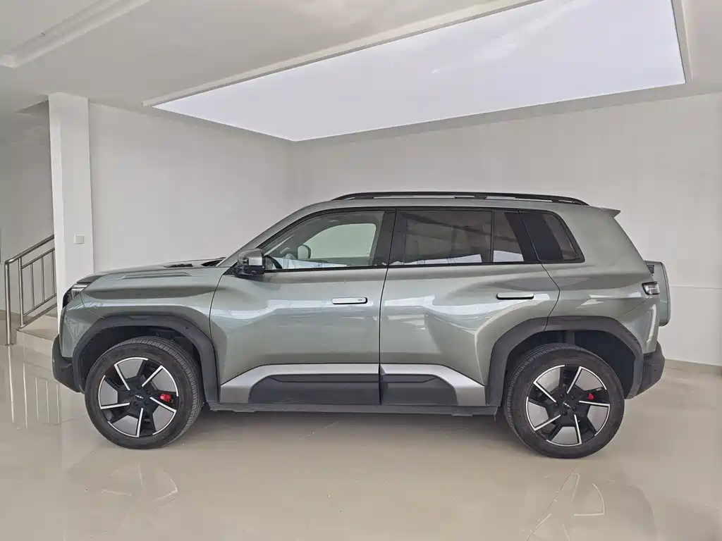 Titanium 3 2025 501KM four-wheel drive Ultra version купить на сайте DeffCars