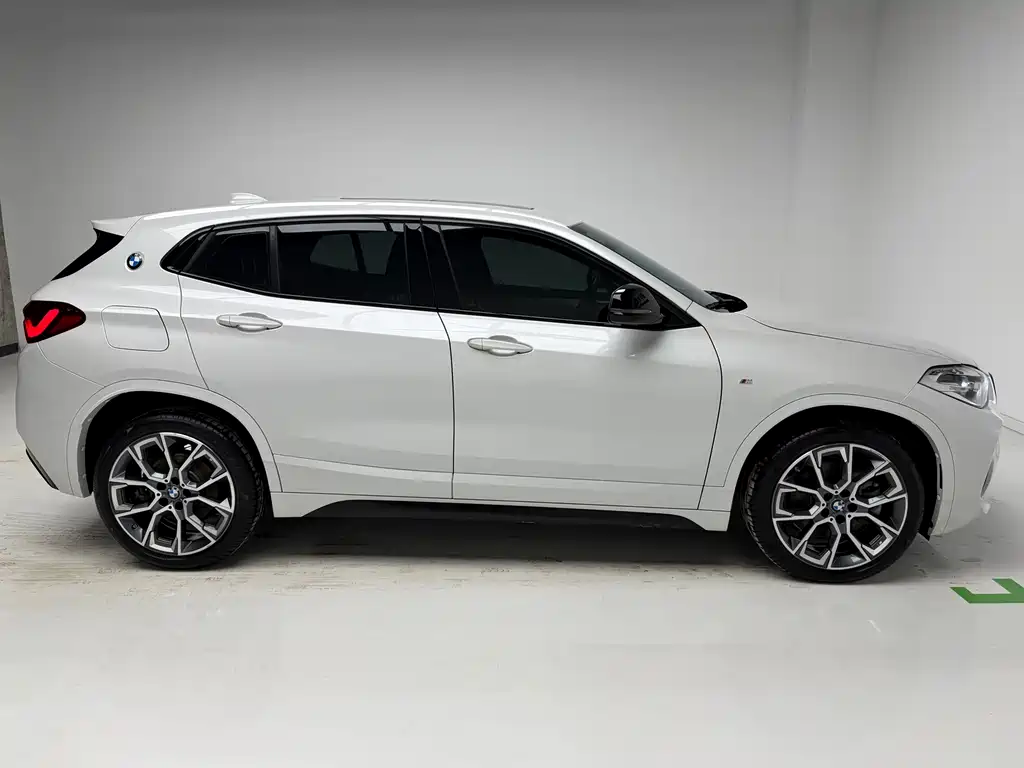 BMW X2 2022 sDrive25i Night Edition купить на сайте DeffCars