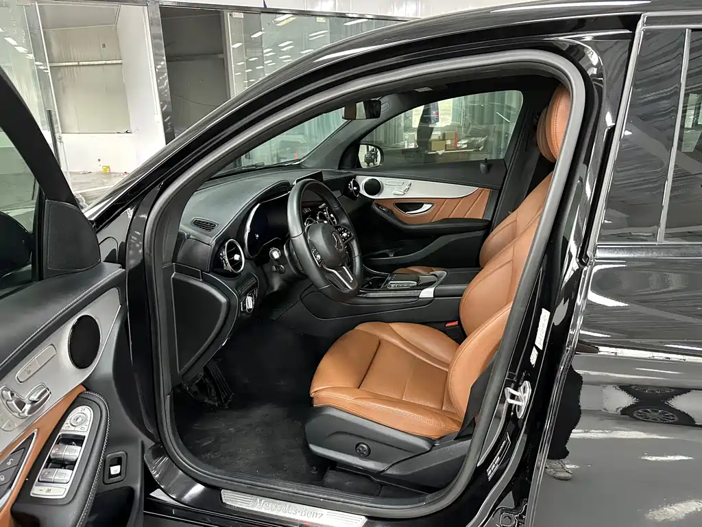 Mercedes-Benz GLC Coupe 2022 GLC 260 4MATIC Coupe SUV купить на сайте DeffCars