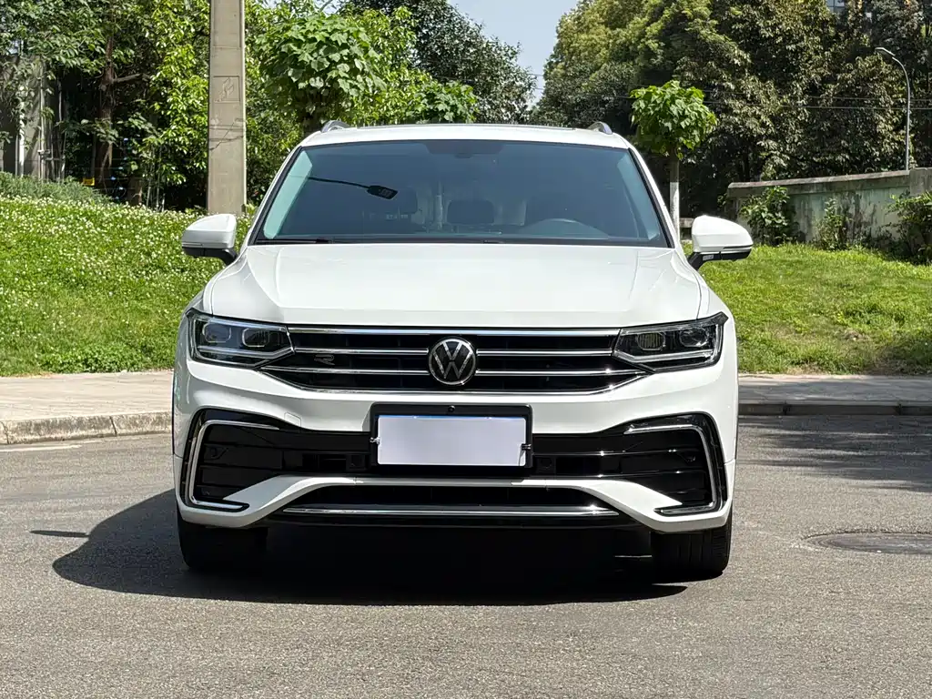 Tiguan L 2024 Outstanding Model 330TSI Automatic Two-wheel Drive R-Line Longyao Edition купить на сайте DeffCars