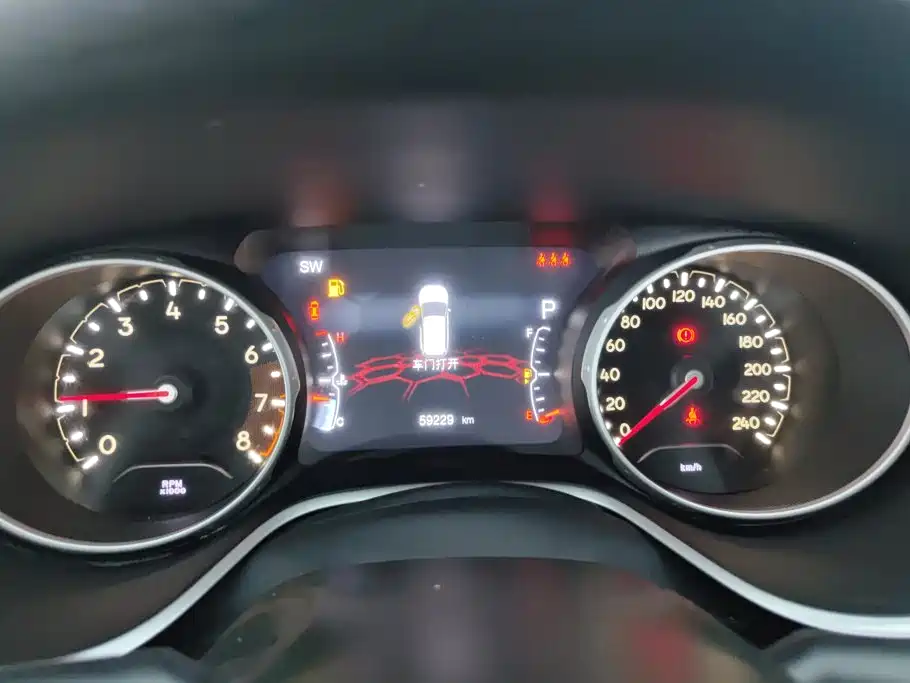 Compass 2019 220T Automatic Home Edition купить на сайте DeffCars