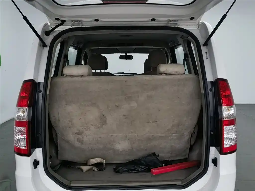 Wuling Hongguang 2013 1.5L Comfort Type купить на сайте DeffCars