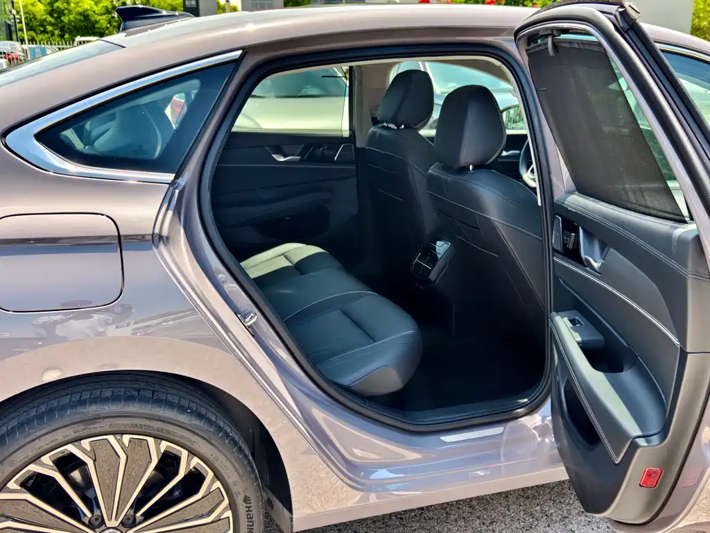 Passat 2025 Pro 380TSI Dragon Edition купить на сайте DeffCars