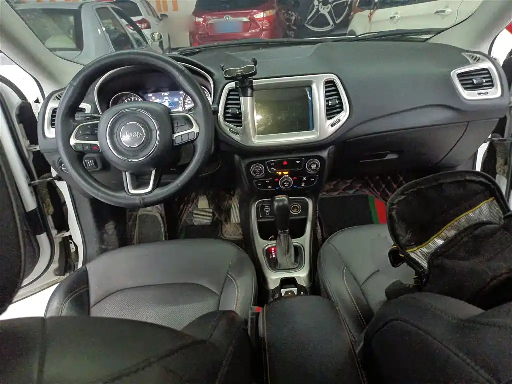 Compass 2017 200T Automatic Home Edition купить на сайте DeffCars