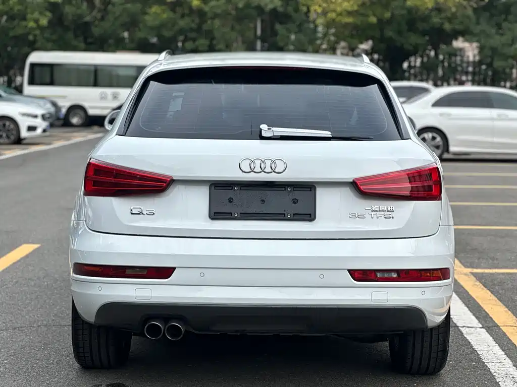 Audi Q3 2018 30th Anniversary Model 35 TFSI Fashion Model купить на сайте DeffCars