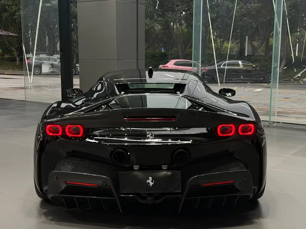SF90 2020 3.9T V8 Stradale купить на сайте DeffCars