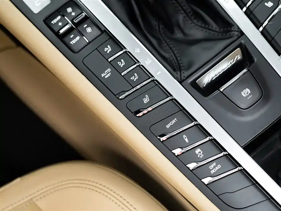 Macan 2018 Macan 2.0T купить на сайте DeffCars