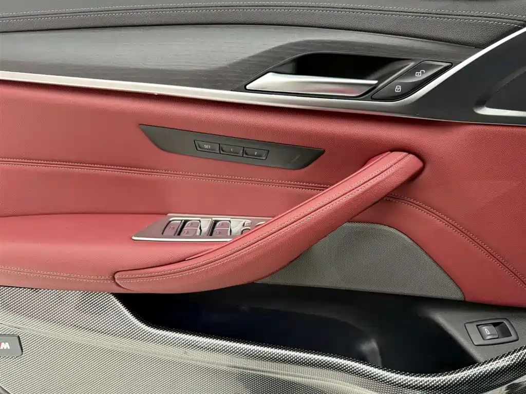 BMW 5 Series 2022 facelift 2 530Li leading M sports package купить на сайте DeffCars