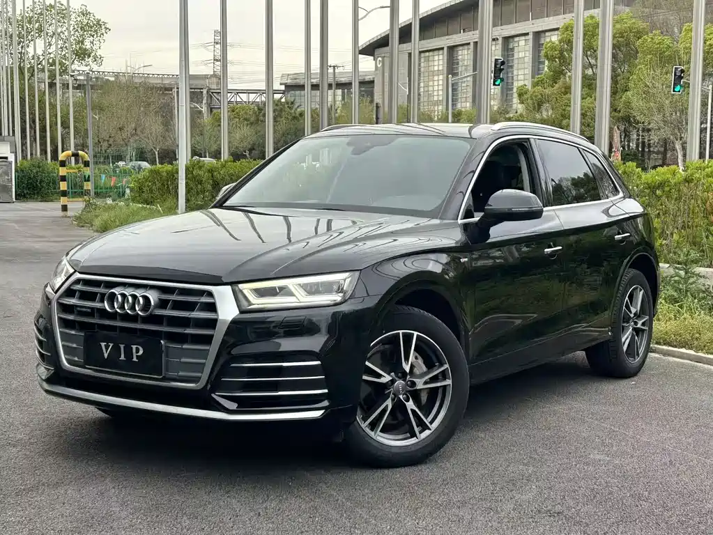 Audi Q5L 2020 40 TFSI enjoys fashionable style купить на сайте DeffCars