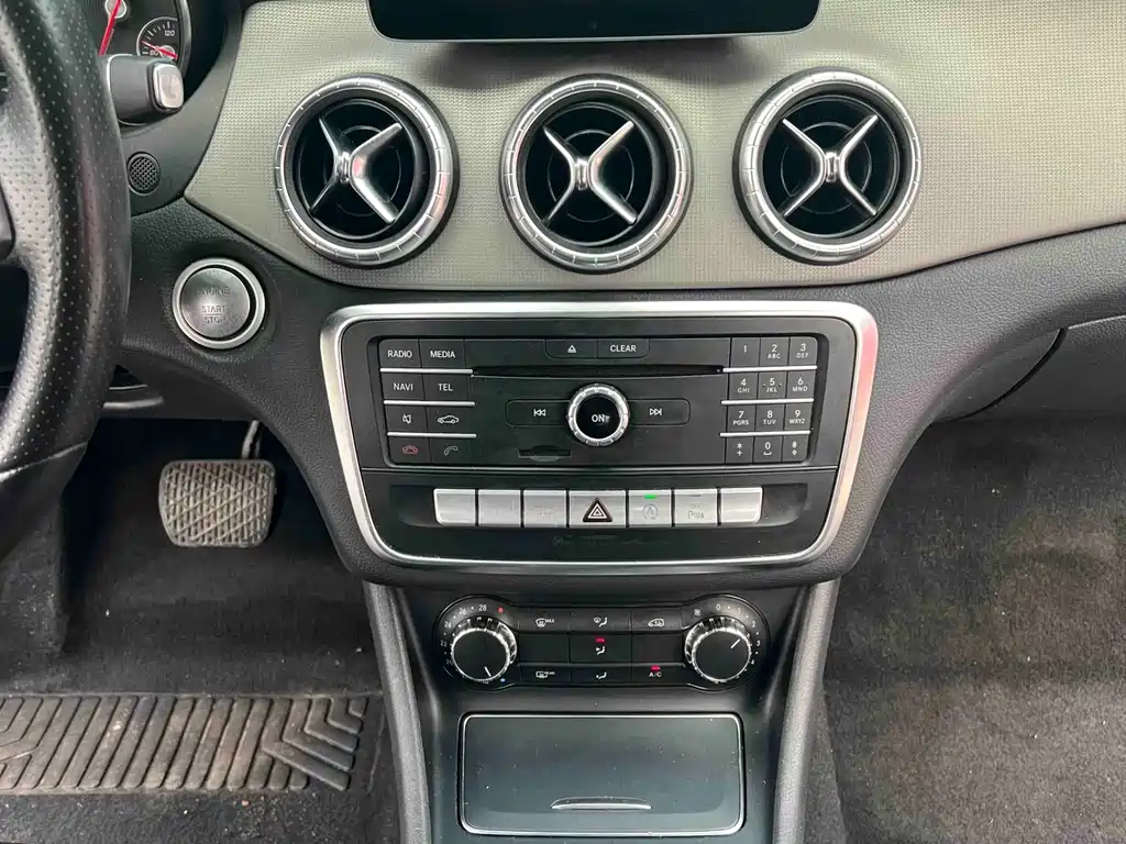 Mercedes-Benz CLA imported 2017 facelift CLA 200 fashion model купить на сайте DeffCars