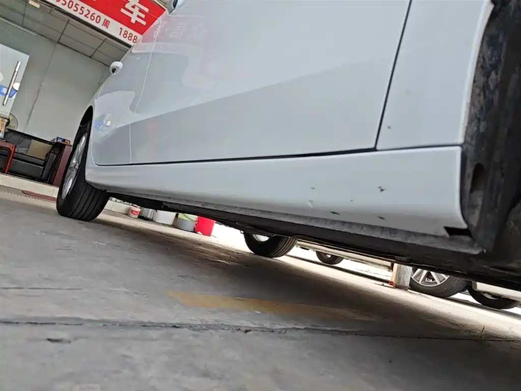 Roewe i5 2023 1.5L CVT Deluxe Edition купить на сайте DeffCars