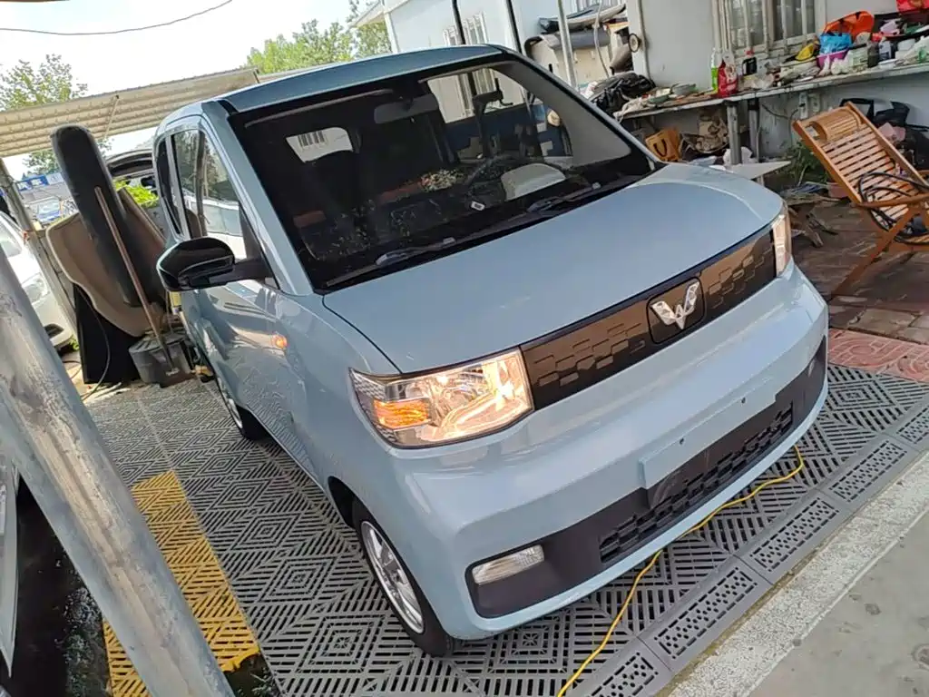 Hongguang MINIEV 2020 Relaxed Lithium Iron Phosphate купить на сайте DeffCars
