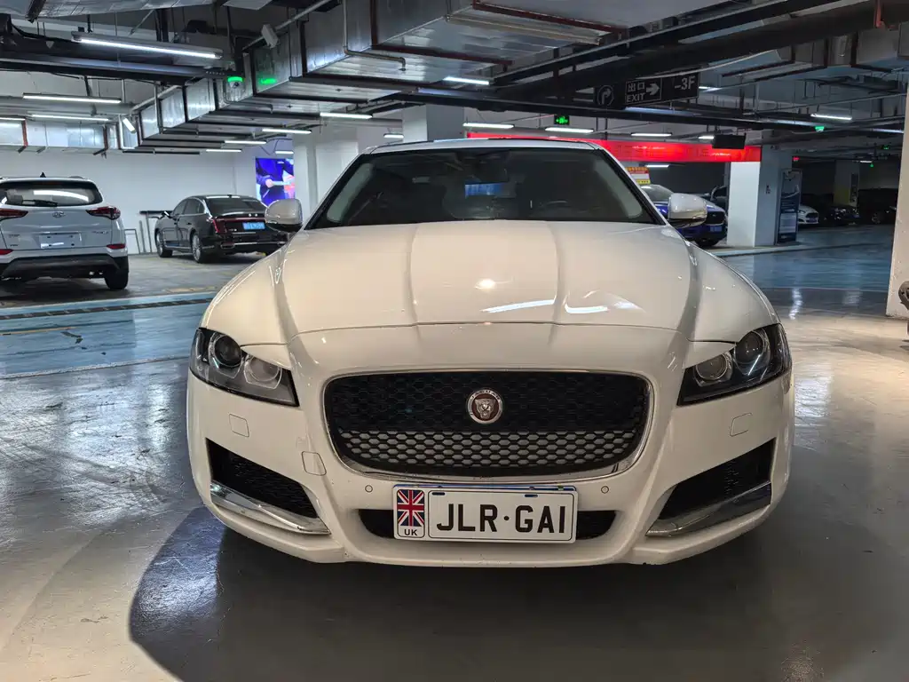 Jaguar XF 2016 XF 2.0T 2WD Fenghua Edition купить на сайте DeffCars