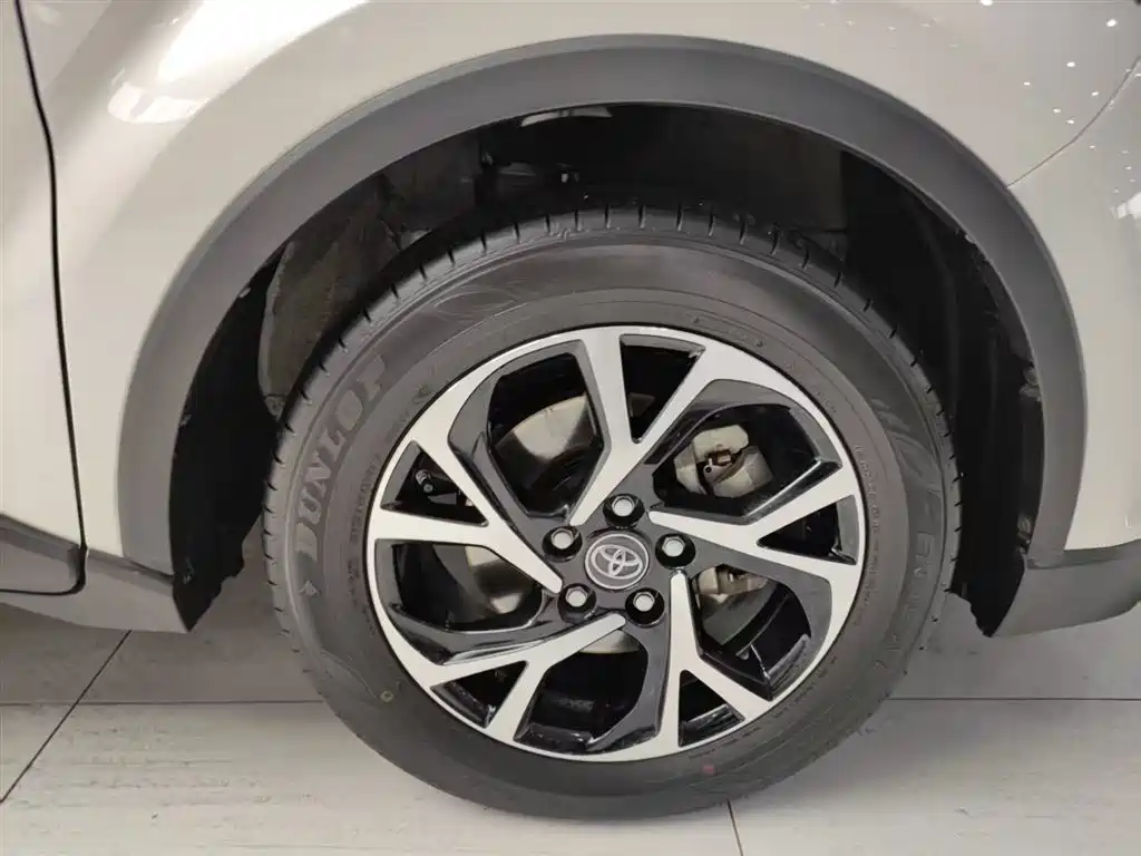 Toyota C-HR 2020 2.0L Leading Edition купить на сайте DeffCars