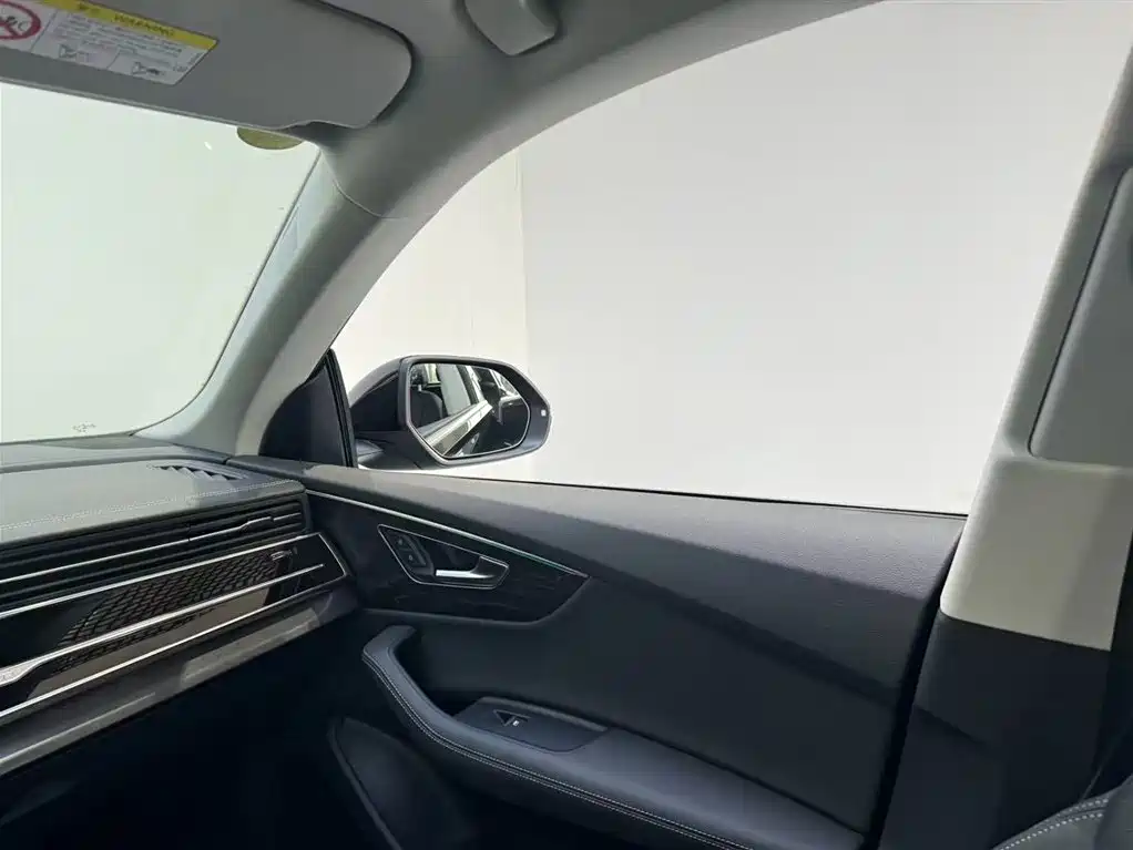 Audi Q8 2024 55 TFSI luxury and dynamic model купить на сайте DeffCars