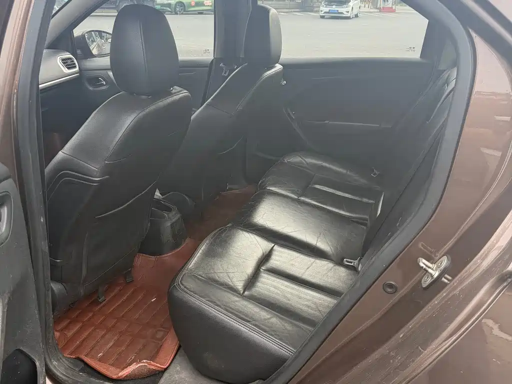 Peugeot 301 2014 1.6L Automatic Premium Edition купить на сайте DeffCars
