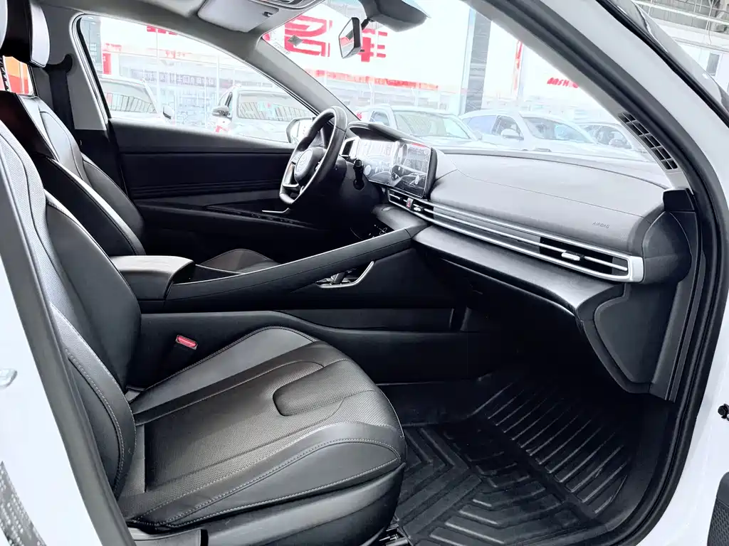 Elantra 2022 1.5L CVT LUX Premium Edition купить на сайте DeffCars