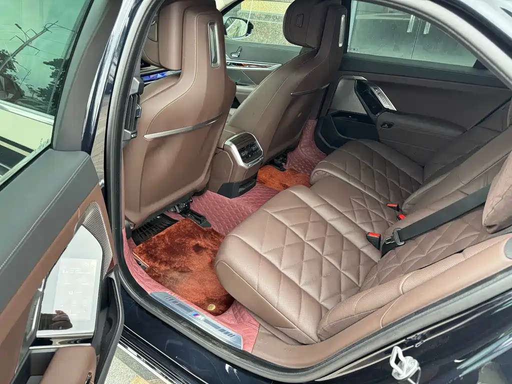 BMW 7 Series 2023 735Li M Sports Package купить на сайте DeffCars